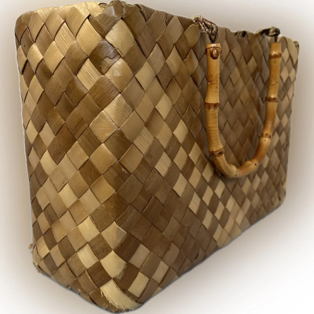 Vintage Kimura Lauhala Handbag - Picture 2 of 10
